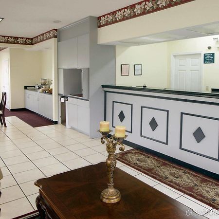 Americas Best Value Inn Wildersville Interno foto