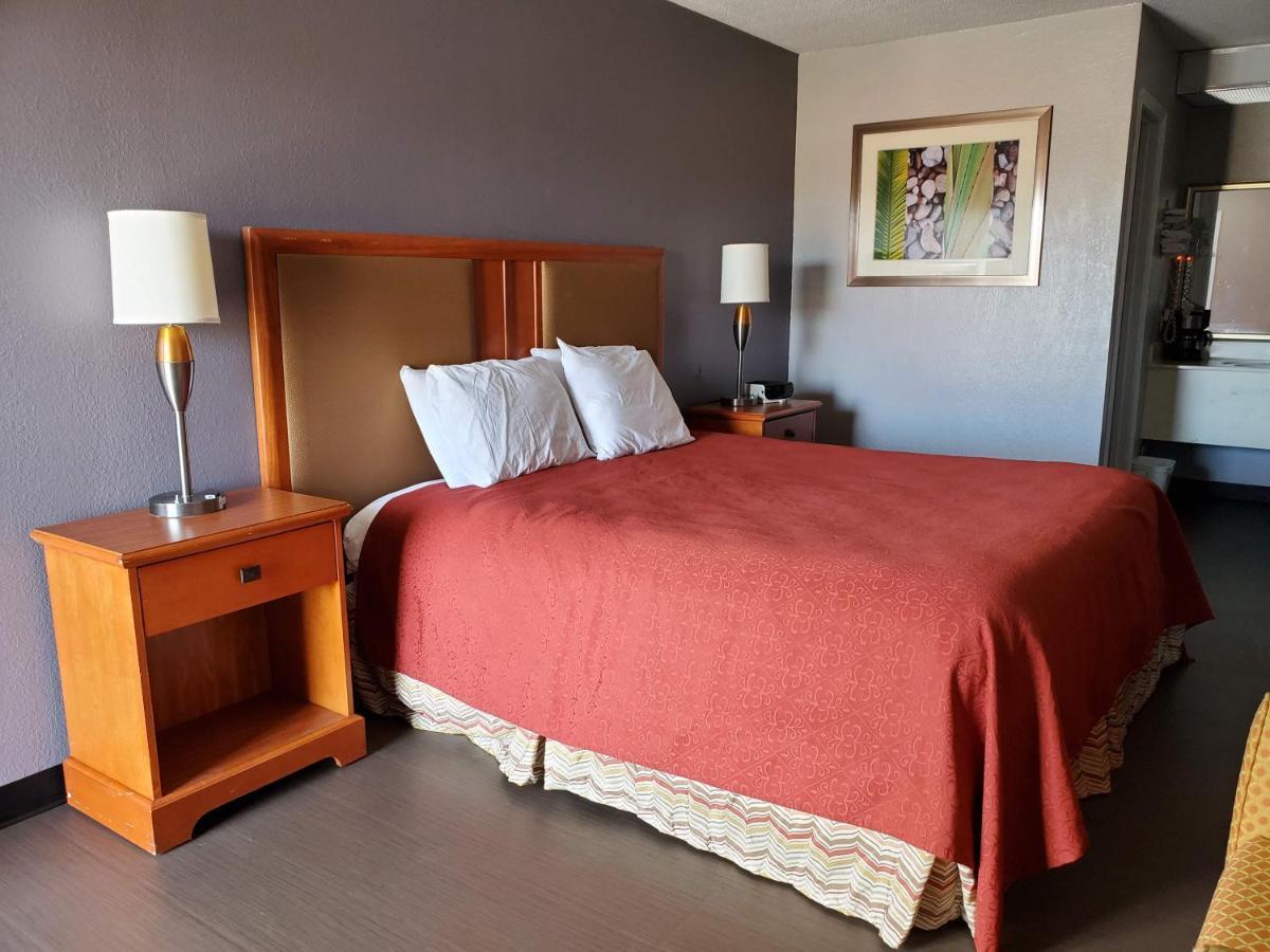 Americas Best Value Inn Wildersville Esterno foto